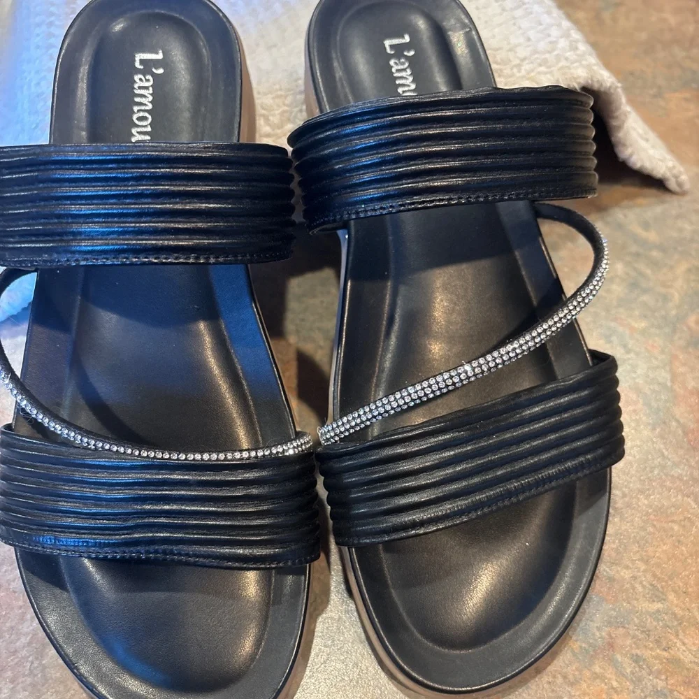 Sandals - Picture 3 of 4